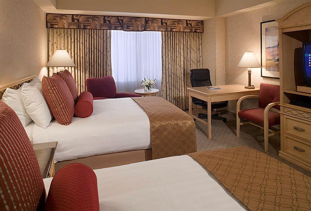 Edward & Convention Center 4* Detroit