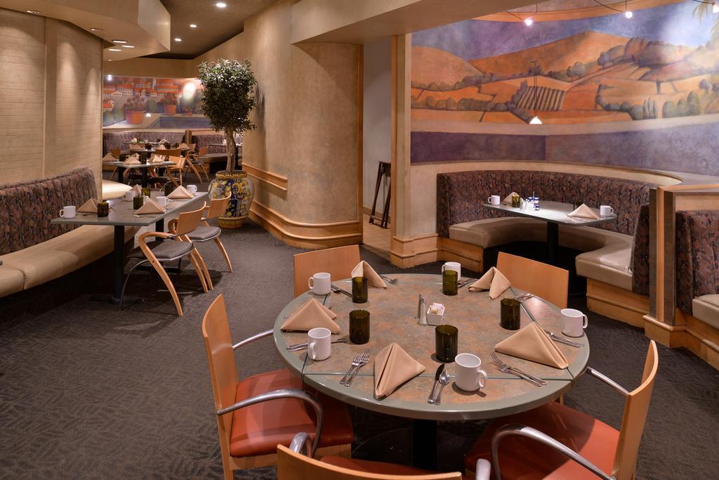 Edward & Convention Center Hotel 4*