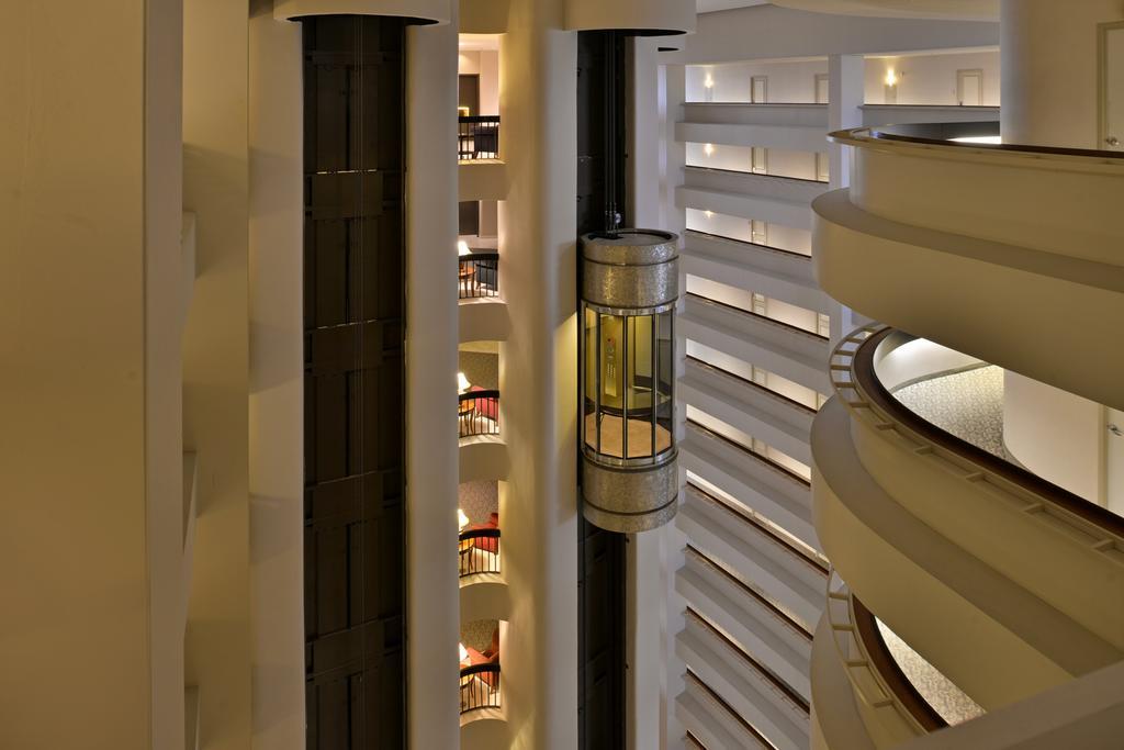Edward & Convention Center Hotel 4*