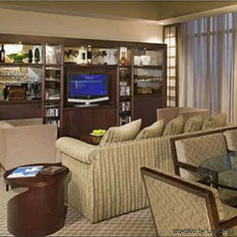 Edward & Convention Center Hotel 4*