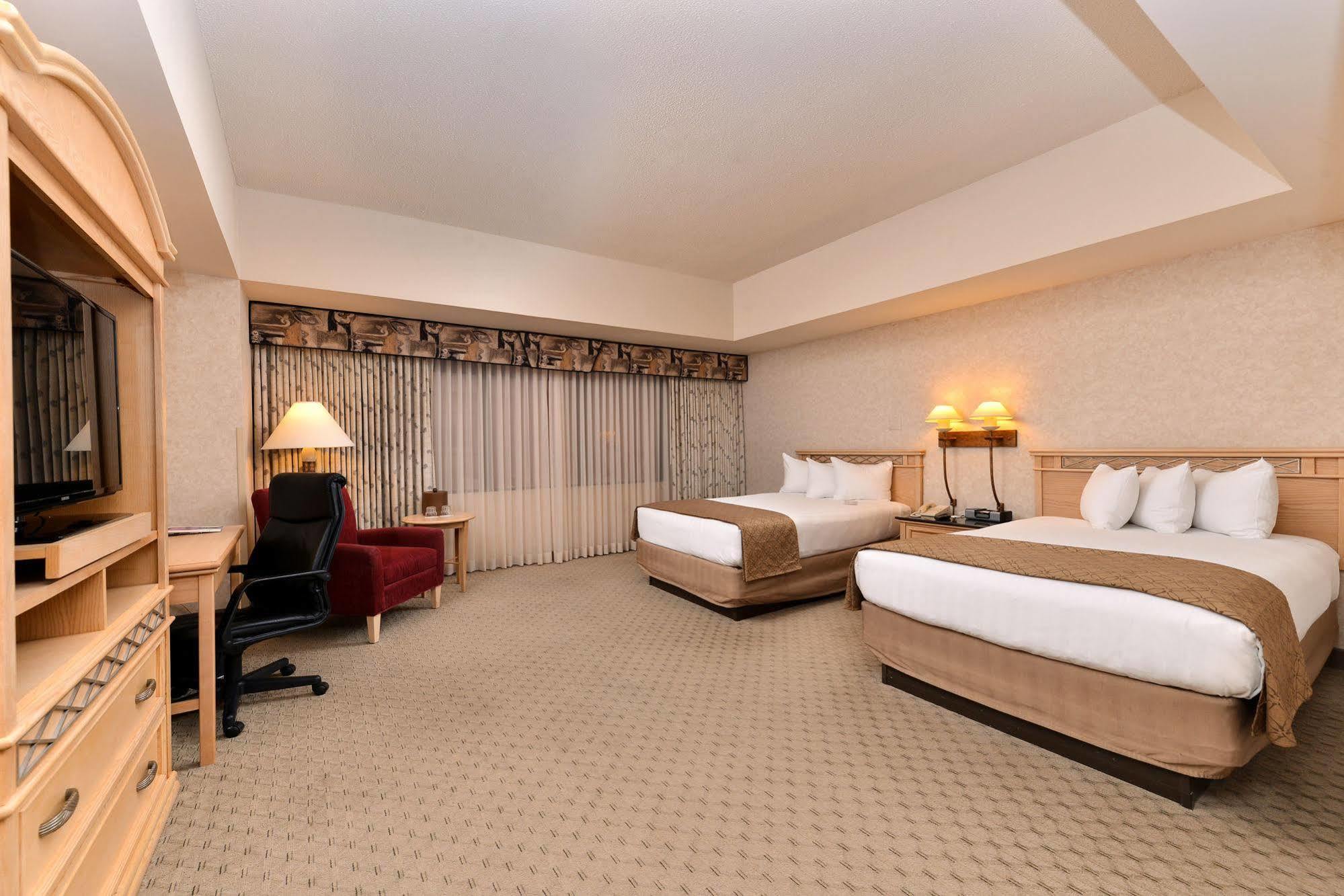 Edward & Convention Center Hotel Detroit