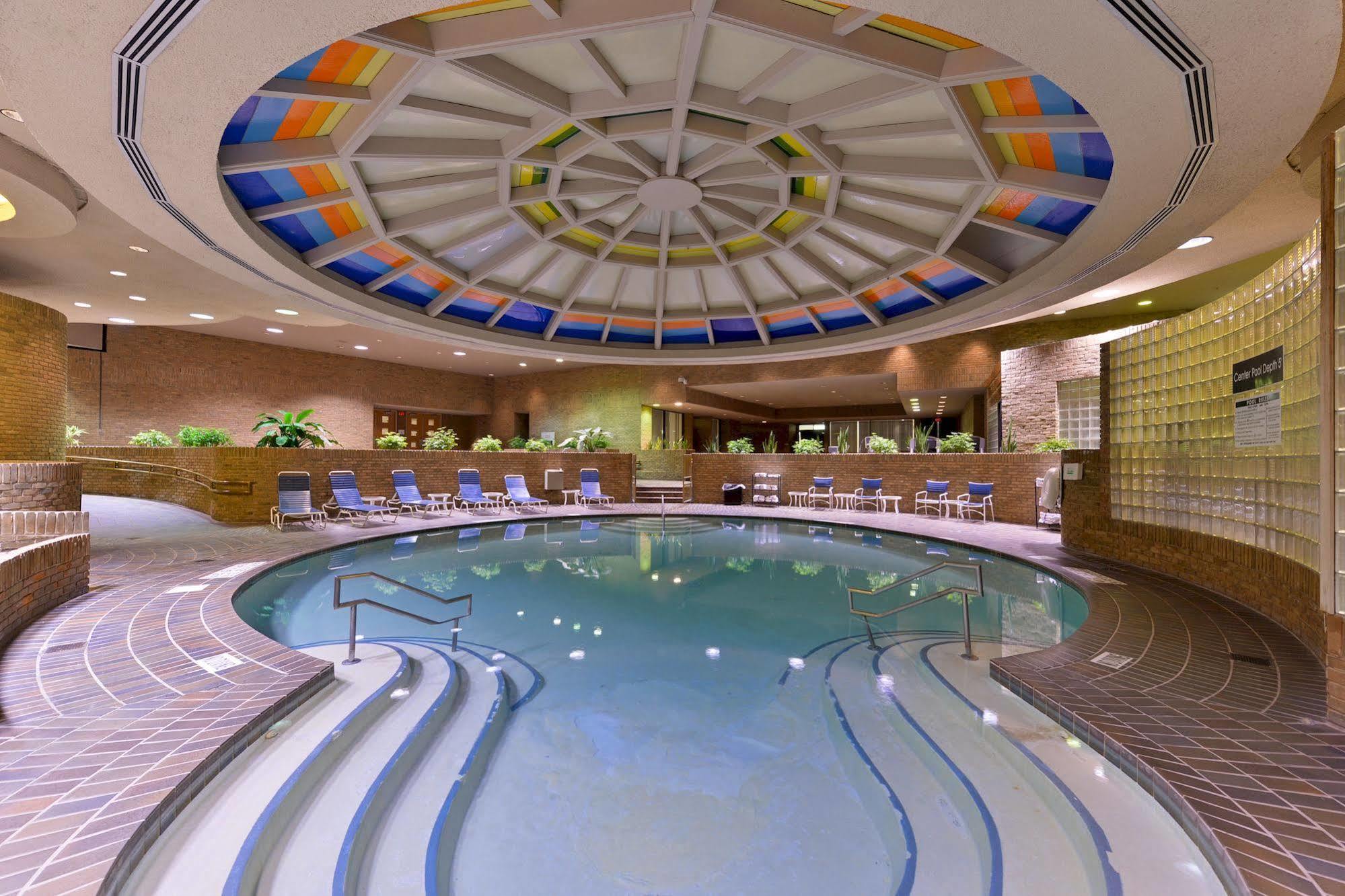 Hotel Edward & Convention Center