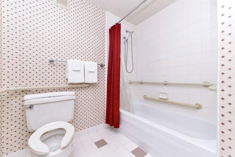 Edward & Convention Center Hotel 4*